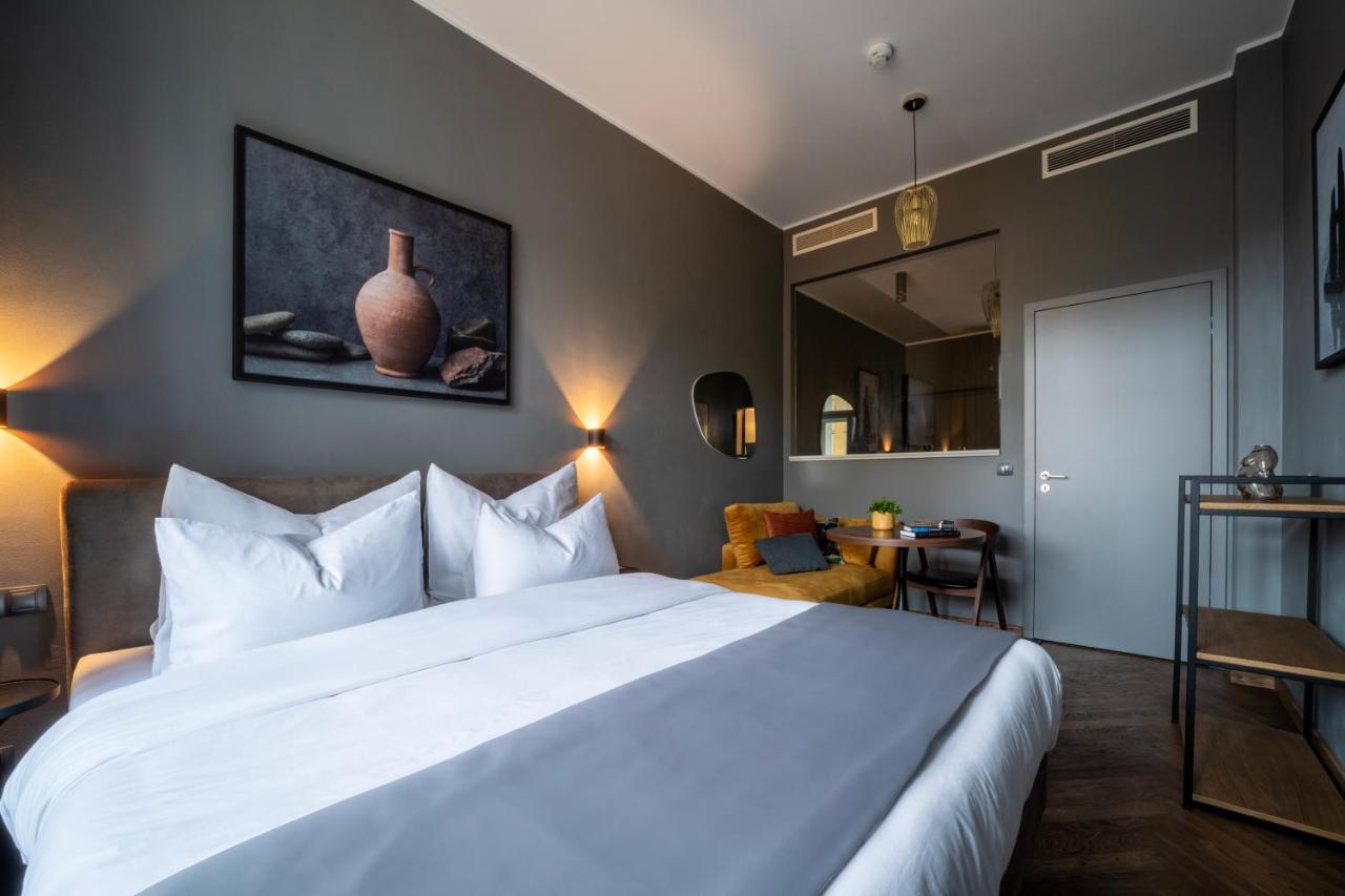The Viaduct - Suites & More Прага Экстерьер фото