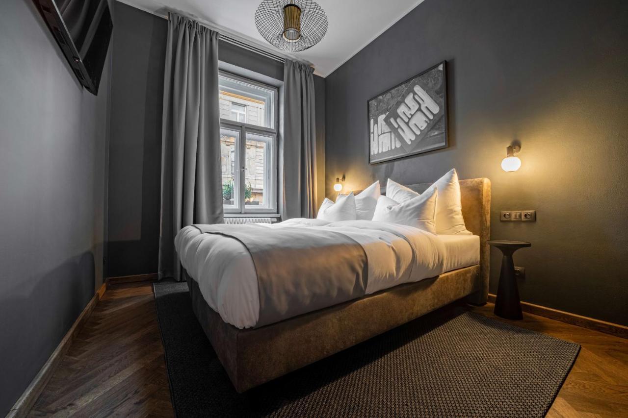 The Viaduct - Suites & More Прага Экстерьер фото