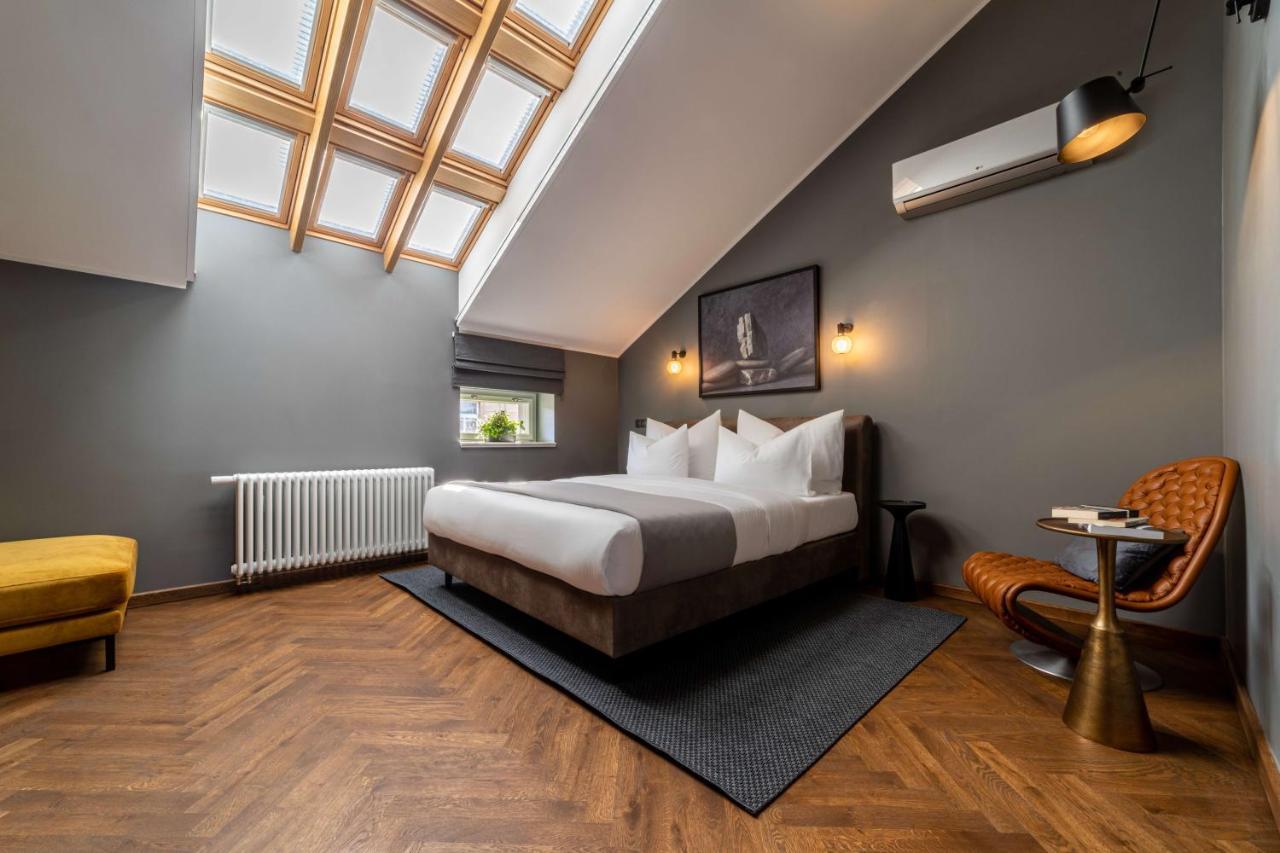 The Viaduct - Suites & More Прага Экстерьер фото