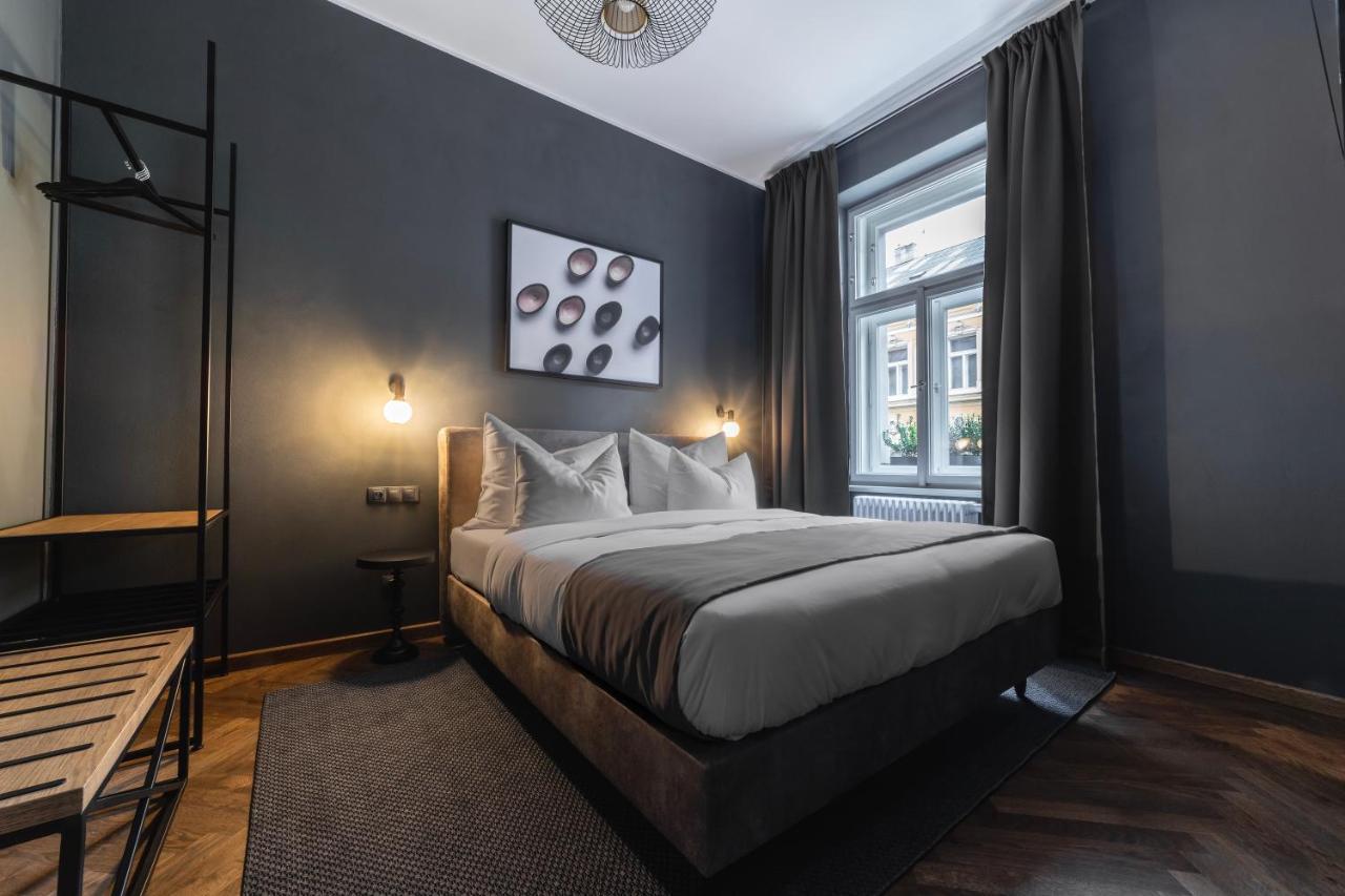 The Viaduct - Suites & More Прага Экстерьер фото