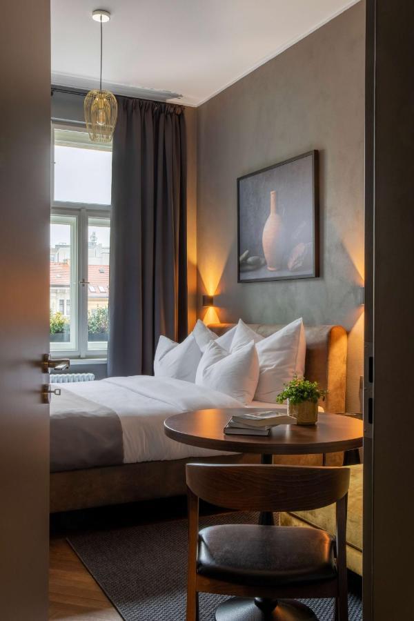 The Viaduct - Suites & More Прага Экстерьер фото