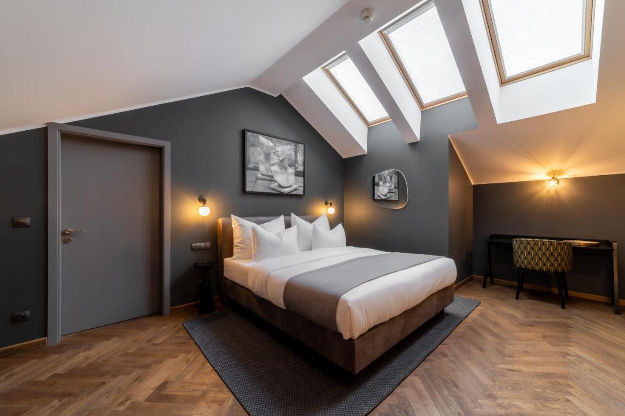 The Viaduct - Suites & More Прага Экстерьер фото
