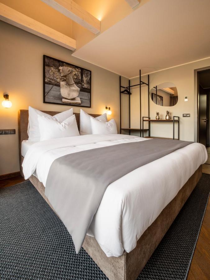 The Viaduct - Suites & More Прага Экстерьер фото