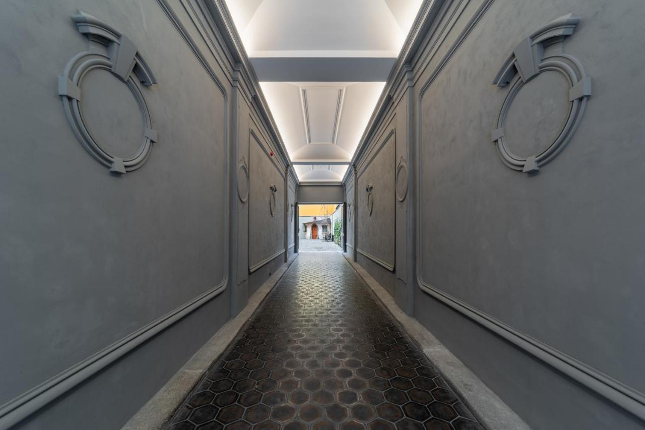 The Viaduct - Suites & More Прага Экстерьер фото
