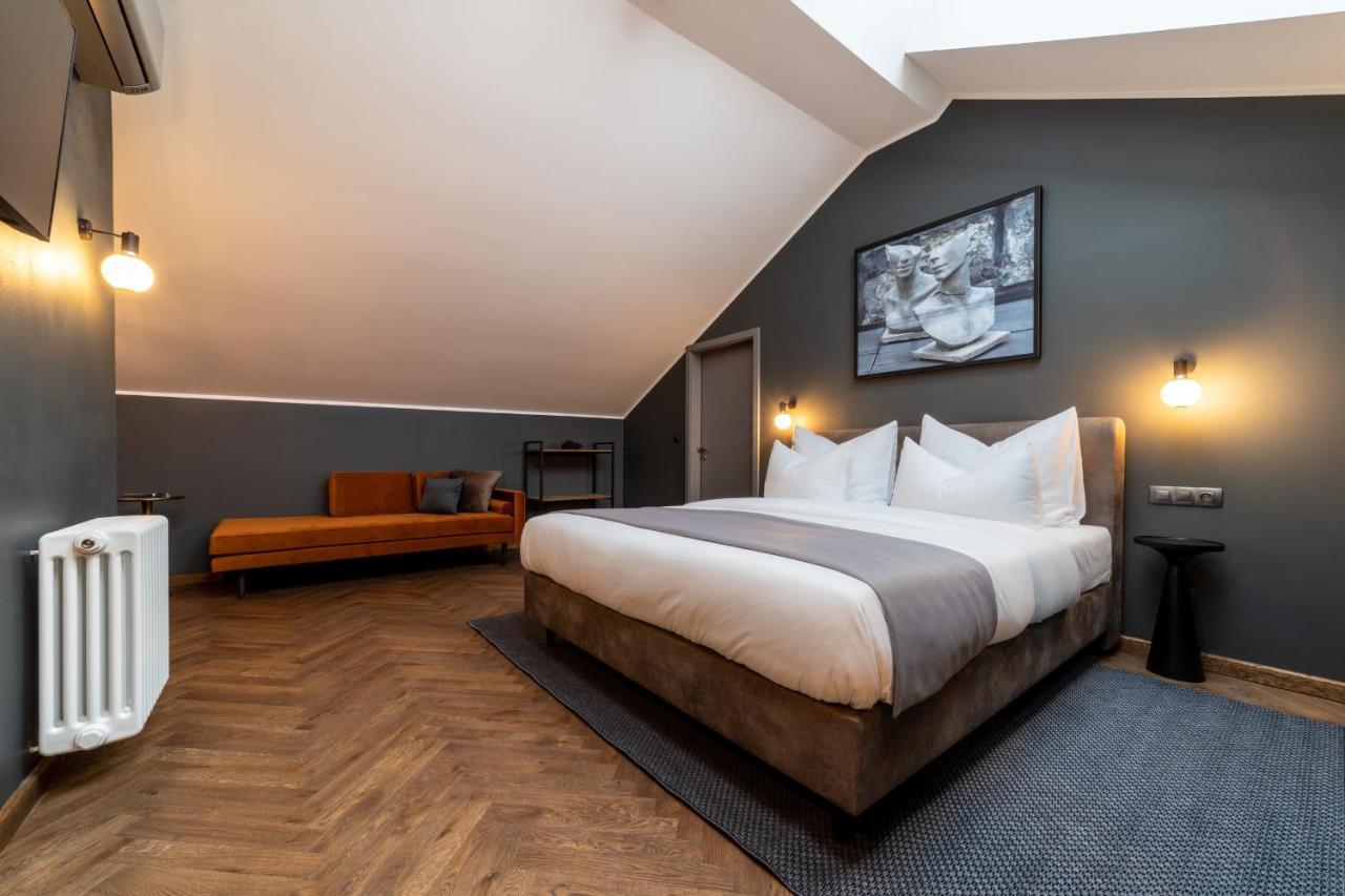 The Viaduct - Suites & More Прага Экстерьер фото