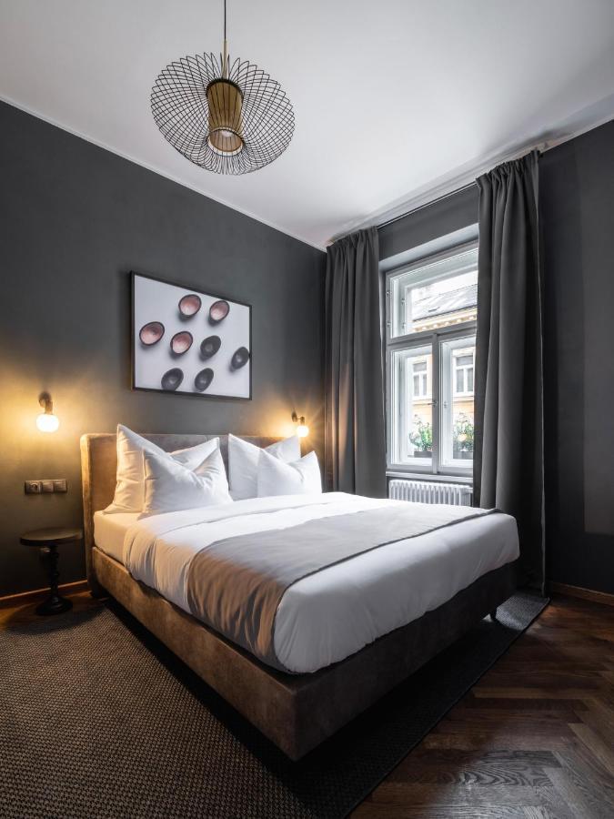 The Viaduct - Suites & More Прага Экстерьер фото