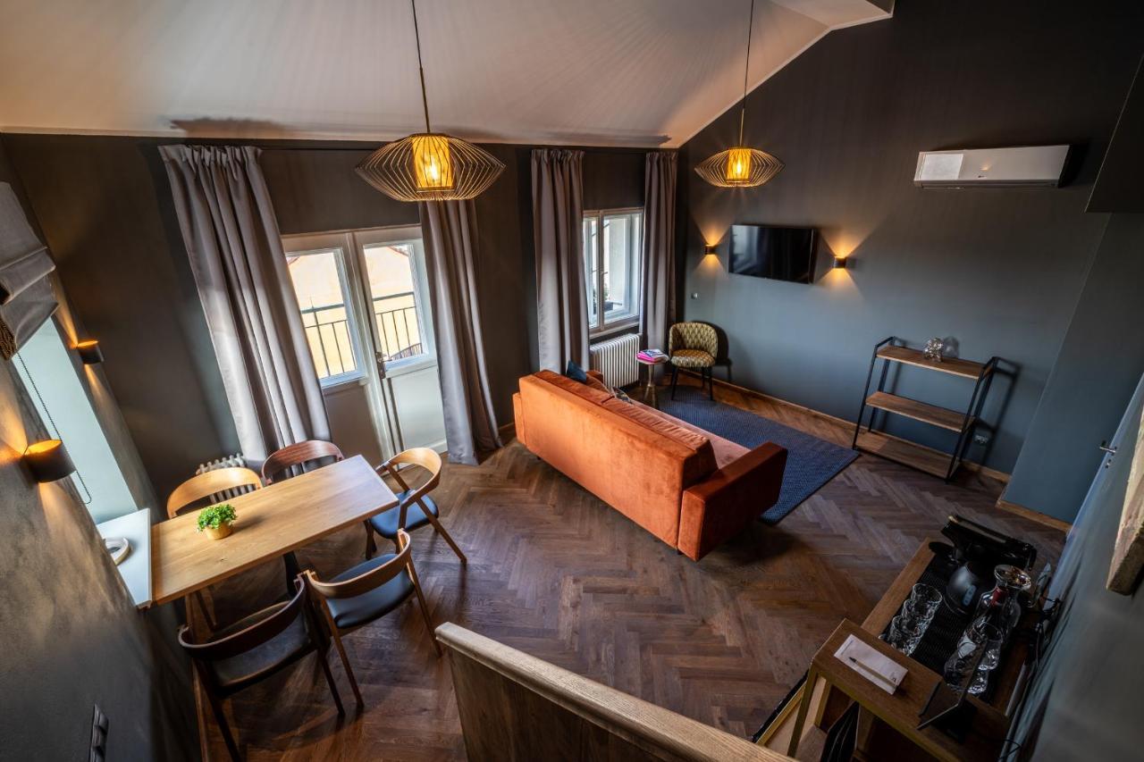 The Viaduct - Suites & More Прага Экстерьер фото