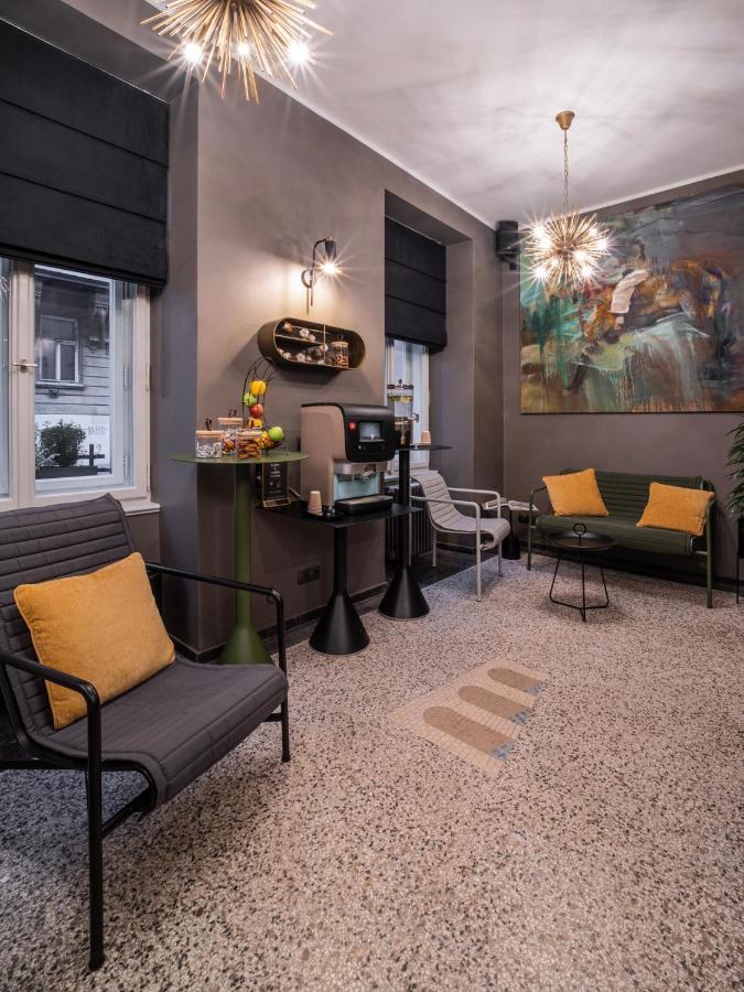 The Viaduct - Suites & More Прага Экстерьер фото