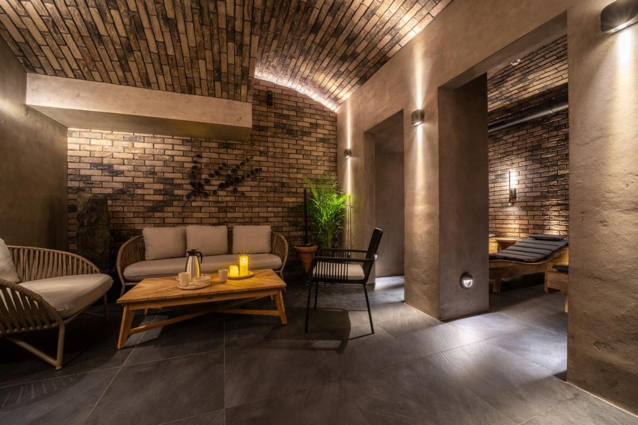 The Viaduct - Suites & More Прага Экстерьер фото
