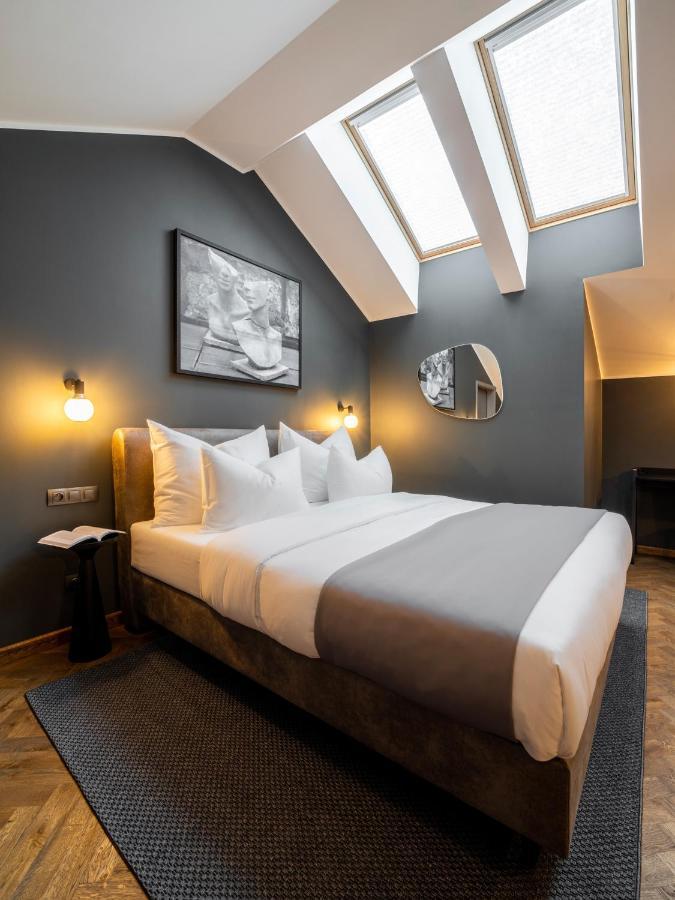 The Viaduct - Suites & More Прага Экстерьер фото