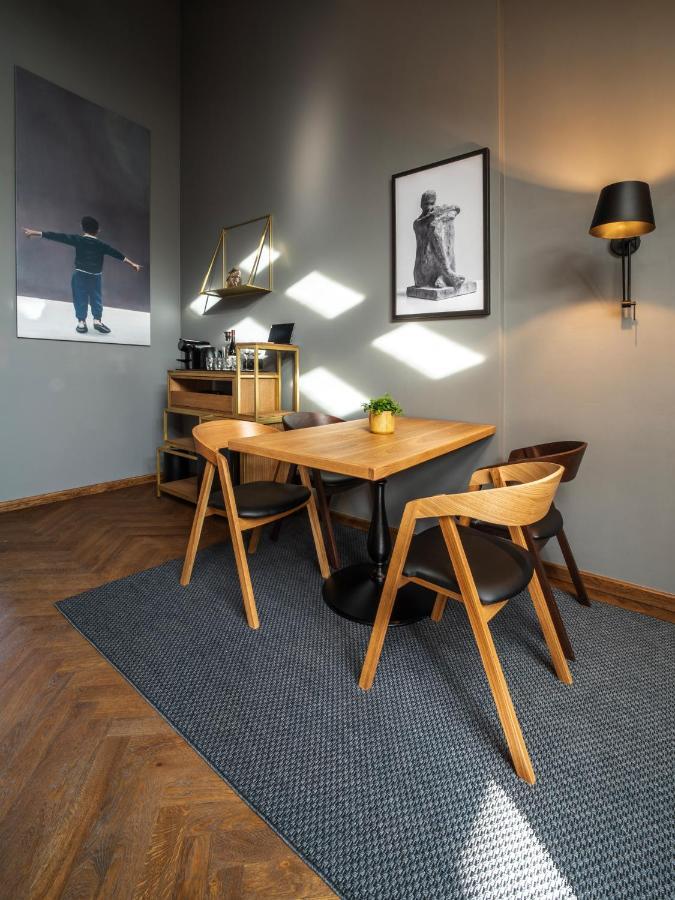 The Viaduct - Suites & More Прага Экстерьер фото